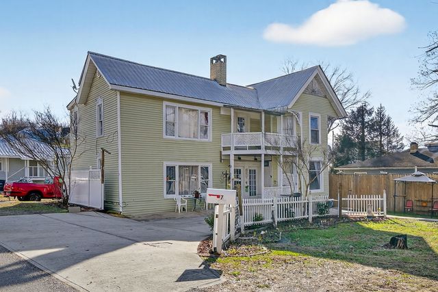 7 Marshall St, E, Sparta, TN 38583