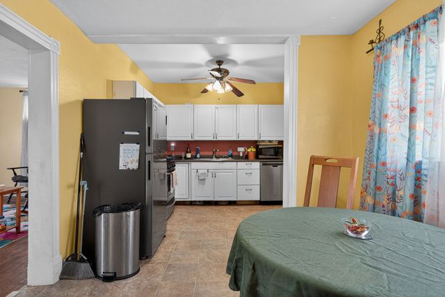 7 Marshall St, E, Sparta, TN 38583