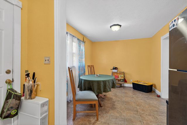 7 Marshall St, E, Sparta, TN 38583