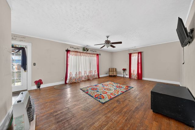 7 Marshall St, E, Sparta, TN 38583