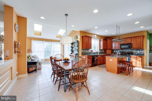 33 SWEETWATER LN, Wernersville, PA 19565