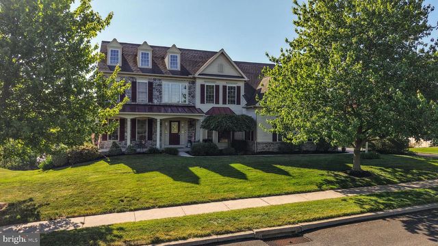33 SWEETWATER LN, Wernersville, PA 19565