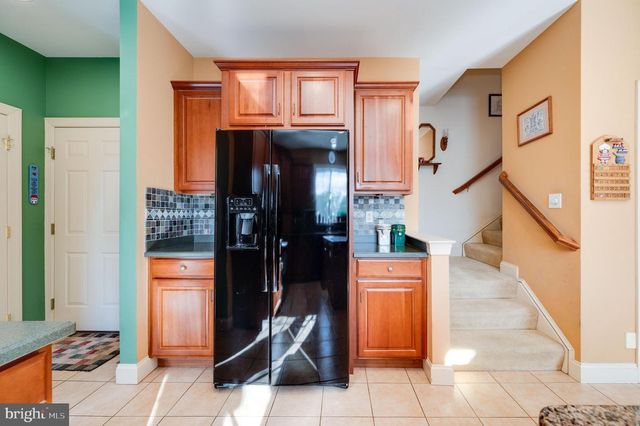 33 SWEETWATER LN, Wernersville, PA 19565