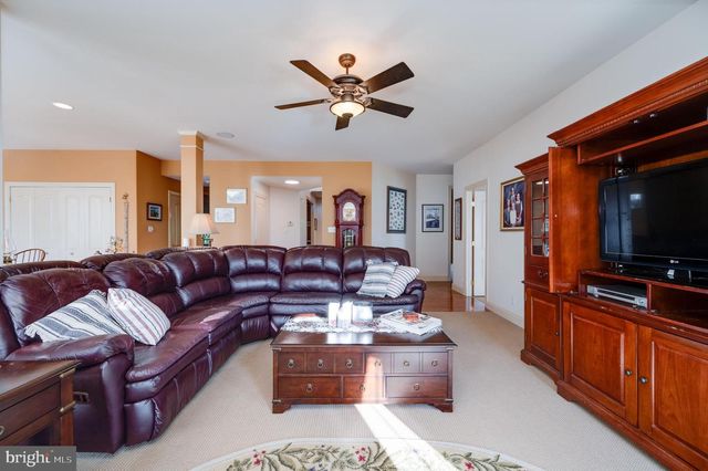 33 SWEETWATER LN, Wernersville, PA 19565