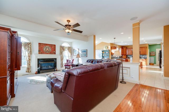 33 SWEETWATER LN, Wernersville, PA 19565