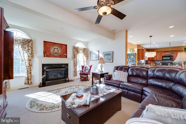 33 SWEETWATER LN, Wernersville, PA 19565