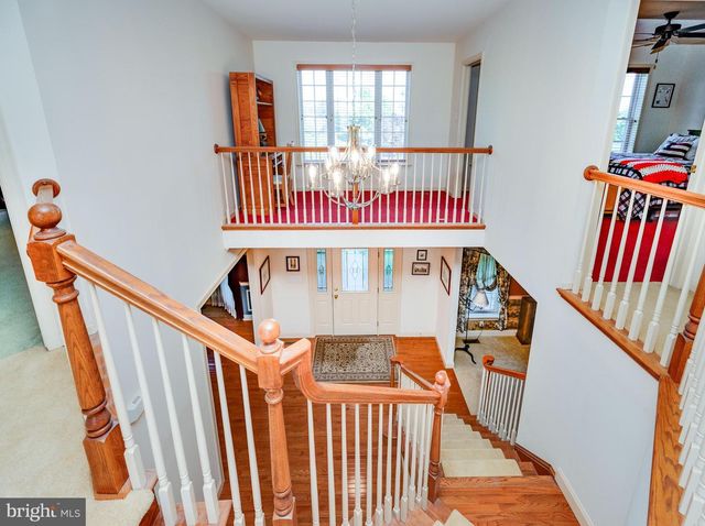 33 SWEETWATER LN, Wernersville, PA 19565