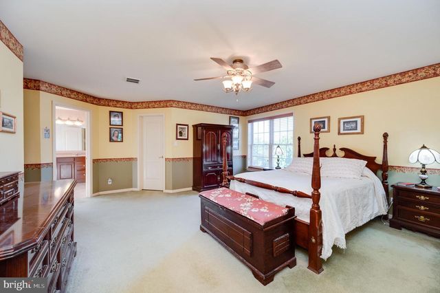 33 SWEETWATER LN, Wernersville, PA 19565