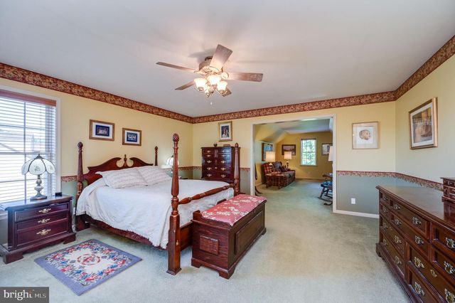 33 SWEETWATER LN, Wernersville, PA 19565