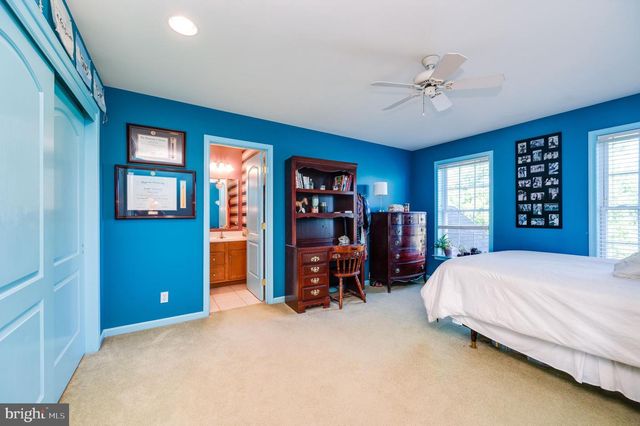 33 SWEETWATER LN, Wernersville, PA 19565
