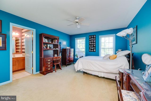 33 SWEETWATER LN, Wernersville, PA 19565