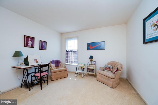 33 SWEETWATER LN, Wernersville, PA 19565