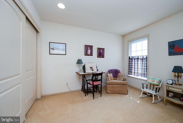 33 SWEETWATER LN, Wernersville, PA 19565