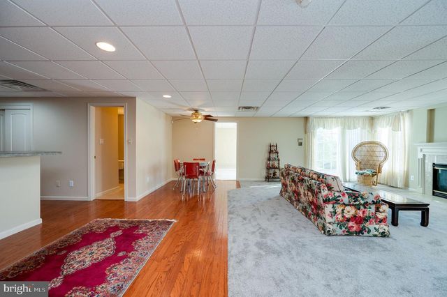 33 SWEETWATER LN, Wernersville, PA 19565