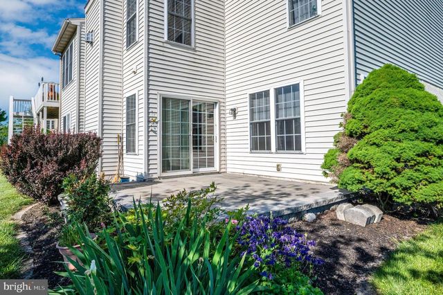 33 SWEETWATER LN, Wernersville, PA 19565