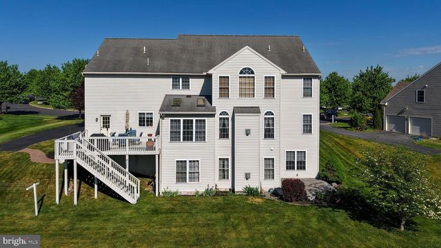 33 SWEETWATER LN, Wernersville, PA 19565