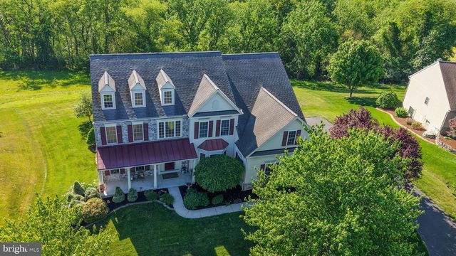 33 SWEETWATER LN, Wernersville, PA 19565