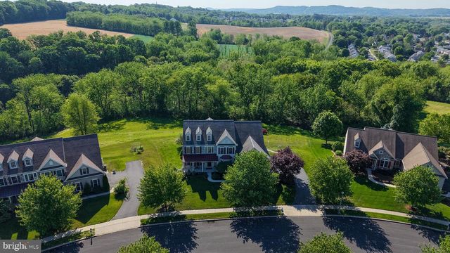 33 SWEETWATER LN, Wernersville, PA 19565