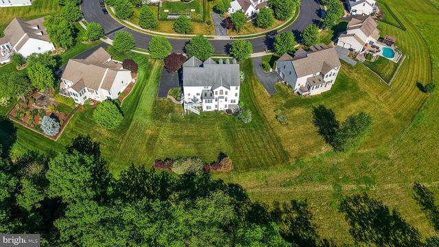 33 SWEETWATER LN, Wernersville, PA 19565