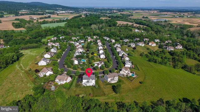 33 SWEETWATER LN, Wernersville, PA 19565