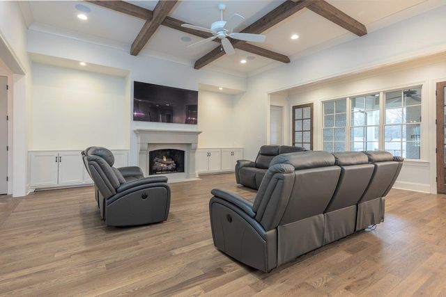 2474 ALLELON CIR E, Germantown, TN 38138