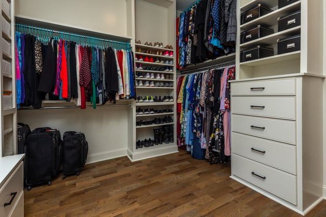 2474 ALLELON CIR E, Germantown, TN 38138