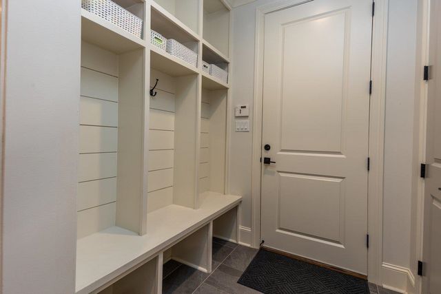 2474 ALLELON CIR E, Germantown, TN 38138