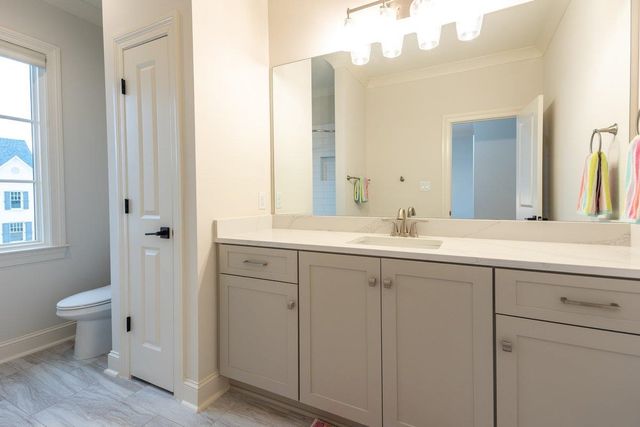 2474 ALLELON CIR E, Germantown, TN 38138