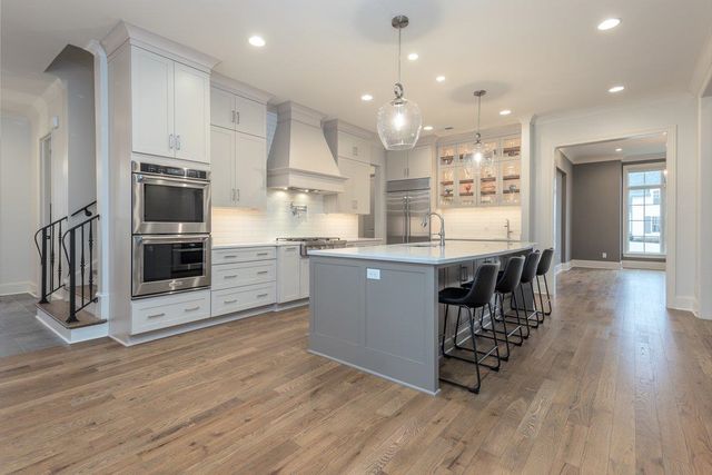 2474 ALLELON CIR E, Germantown, TN 38138