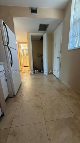 2930 Point East Dr E312, Aventura, FL 33160