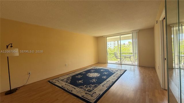 2930 Point East Dr E312, Aventura, FL 33160