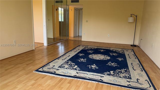 2930 Point East Dr E312, Aventura, FL 33160