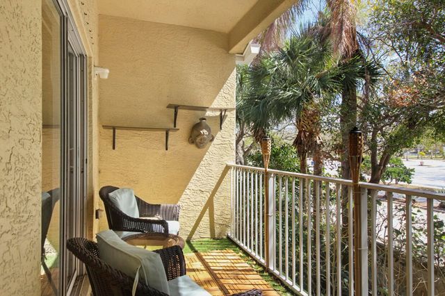 110 Lighthouse Circle H, Tequesta, FL 33469