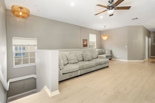 110 Lighthouse Circle H, Tequesta, FL 33469