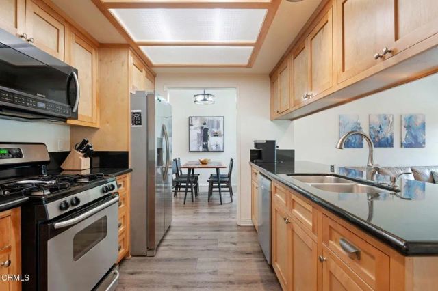 1667 Regent St, Camarillo, CA 93010