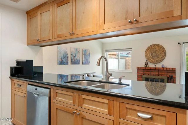 1667 Regent St, Camarillo, CA 93010