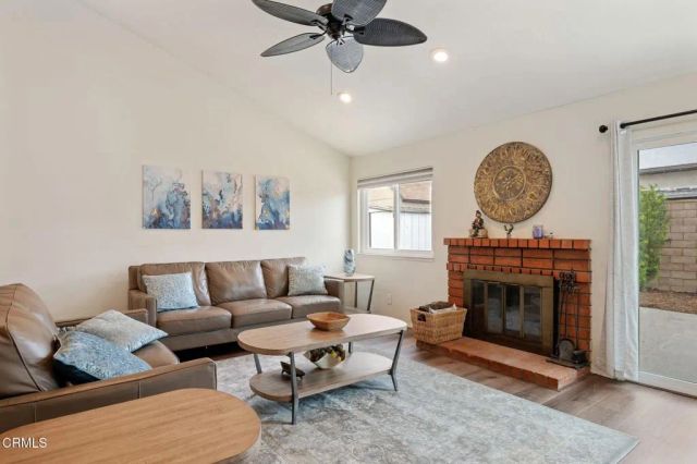 1667 Regent St, Camarillo, CA 93010