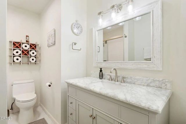 1667 Regent St, Camarillo, CA 93010