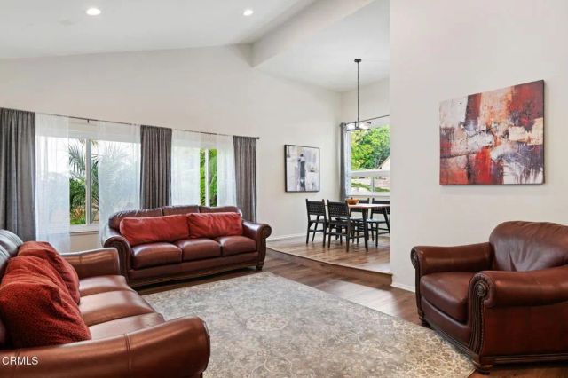 1667 Regent St, Camarillo, CA 93010