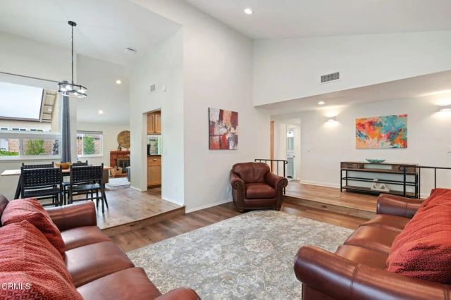 1667 Regent St, Camarillo, CA 93010