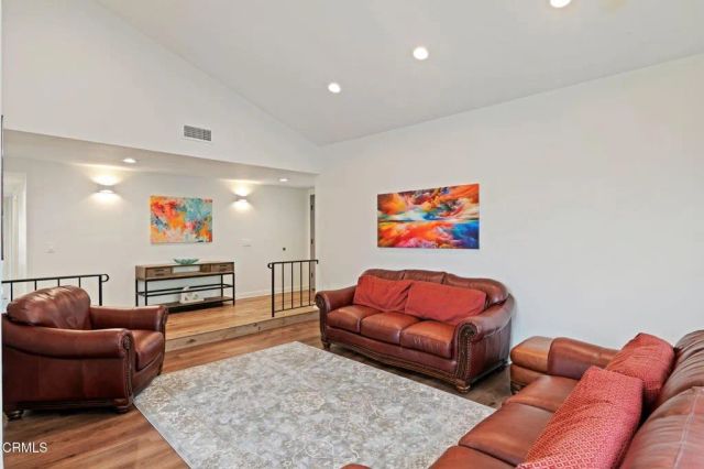 1667 Regent St, Camarillo, CA 93010
