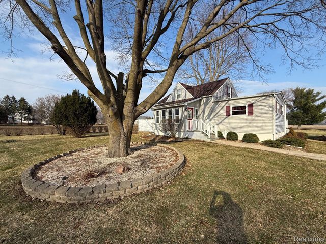 2329 Seymour Road, Clayton Charter Township, MI 48473