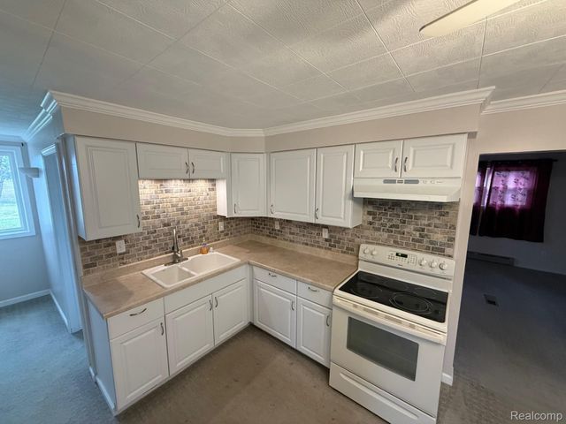 2329 Seymour Road, Clayton Charter Township, MI 48473