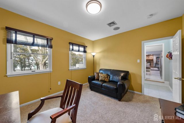 10 Gillian Drive, South Brunswick, NJ 08824