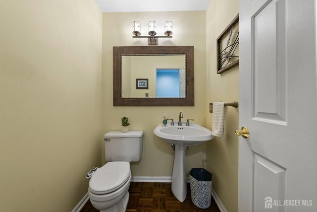 10 Gillian Drive, South Brunswick, NJ 08824