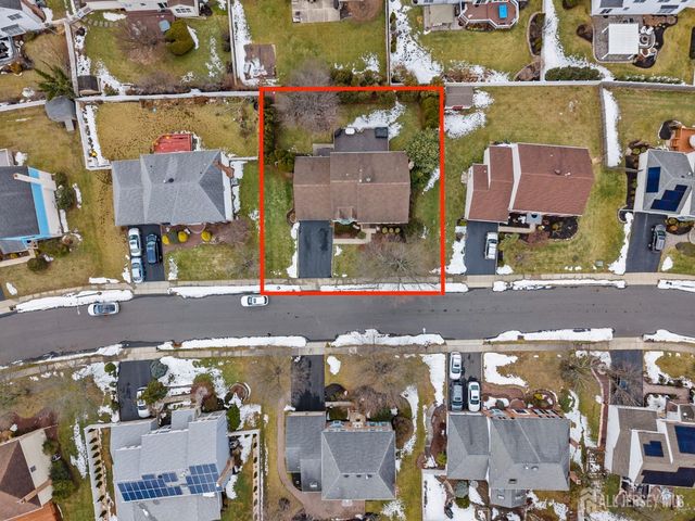 10 Gillian Drive, South Brunswick, NJ 08824