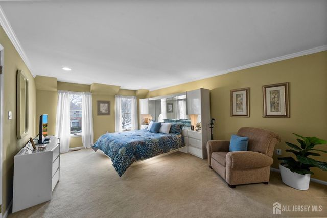 10 Gillian Drive, South Brunswick, NJ 08824