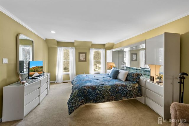 10 Gillian Drive, South Brunswick, NJ 08824