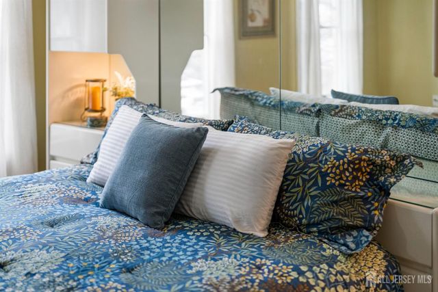 10 Gillian Drive, South Brunswick, NJ 08824