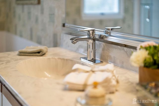 10 Gillian Drive, South Brunswick, NJ 08824